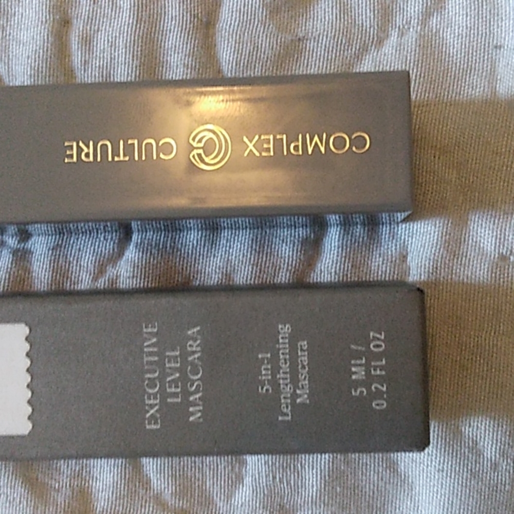 Complex Culture makeup bundle - Picture 5 of 6